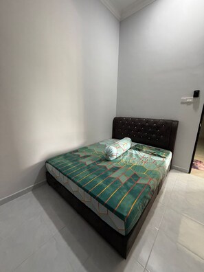 Casa Deluxe | Tabla de planchar con plancha y wifi gratis