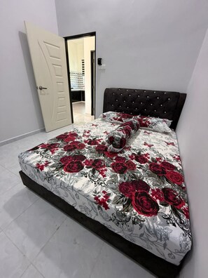 Iron/ironing board, free WiFi - Homestay Selesa KLS Guest House (Kuala Terengganu)