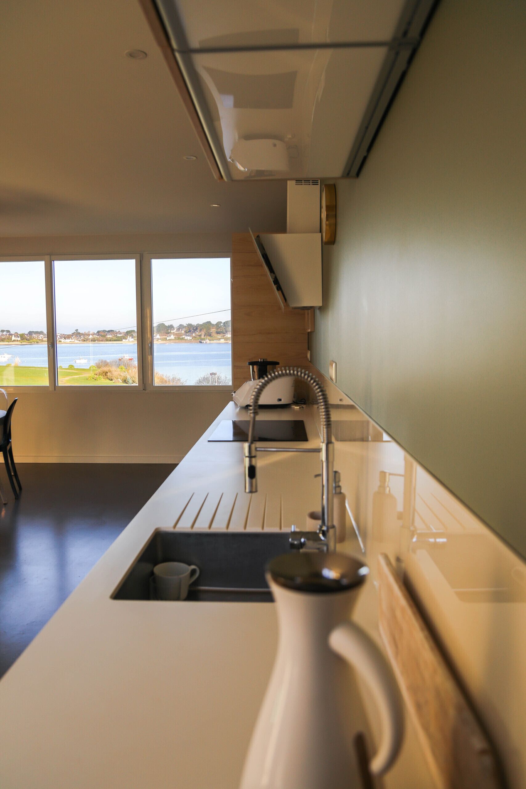 Réfrigérateur, micro-ondes, four, lave-vaisselle