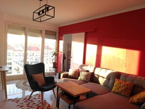 Living area - Bright apartment in the center (Marseille)