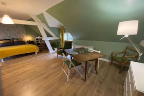 Bügeleisen/Bügelbrett, Reisekinderbett, kostenloses WLAN