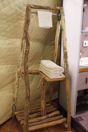 Studiosviitti, vuoristonäköala | Kylpyhuone | Ilmaiset hygieniatuotteet, pyyhkeet, saippua, sampoo