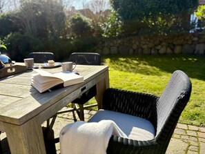 Outdoor dining - Salig Hüs - Salig Hüs Kampen, 120sqm with 4 bedrooms for up to 7-8 people (Kampen (Sylt))