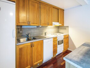 Réfrigérateur, micro-ondes, lave-vaisselle