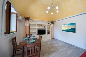 Dining - Barbera House B (Positano)
