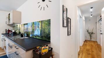 Geladeira, fogão, cooktop, lava-louças