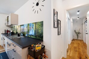 Fridge, oven, stovetop, dishwasher - Apartment 'Weitblick' with Mountain Views – Nature, Tranquility & Adventure (Loffenau)
