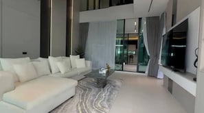 Living room - 5-bed Luxury Villa Pool&jacuzzi 5 Min to Walkingst (Pattaya)