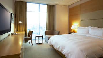 Standard Double Room | In-room safe, laptop workspace, blackout drapes, iron/ironing board