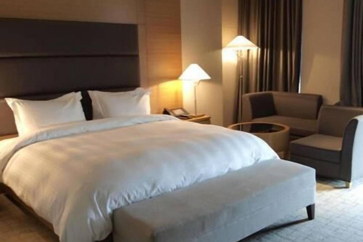 In-room safe, laptop workspace, blackout curtains, soundproofing