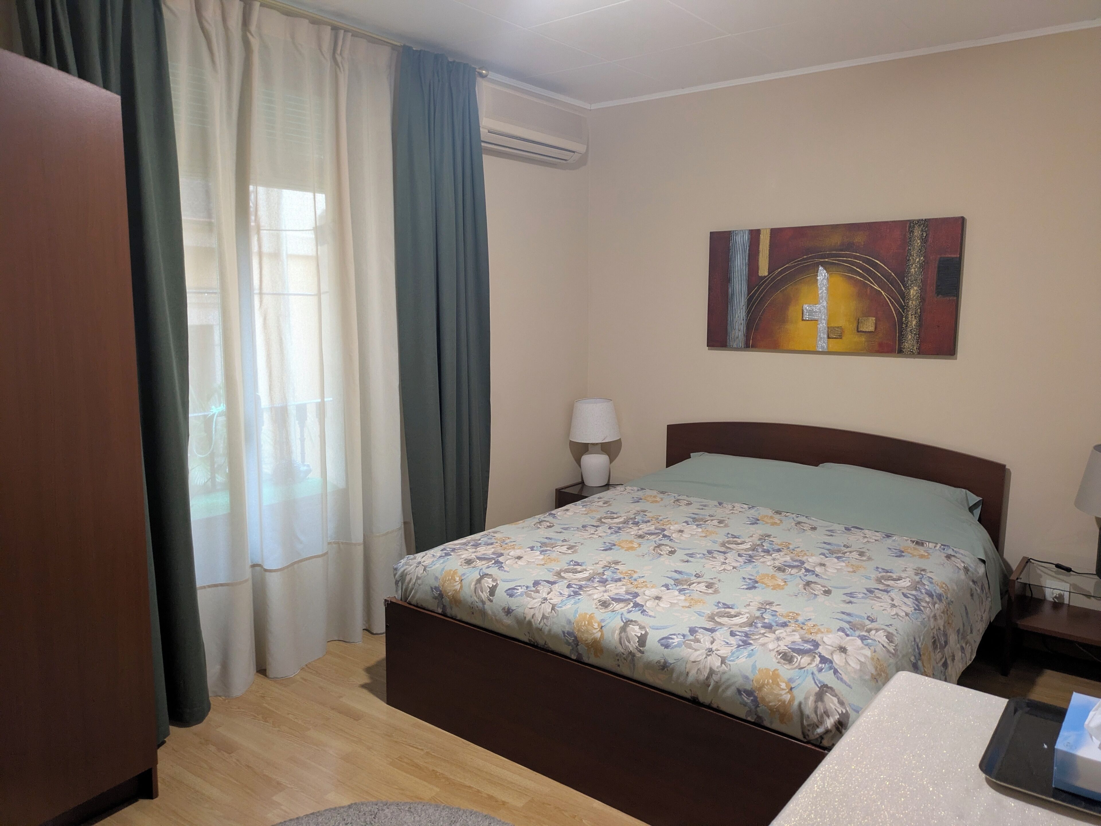 Iron/ironing board, WiFi