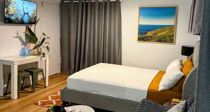 Town-to-beaches Living I Studio for travelling solo, with bestie, or as couple.