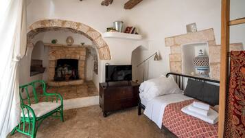 3 bedrooms, iron/ironing board, travel cot, free WiFi