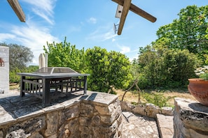 Outdoor dining - Trullo Leontina with Private Pool in the Heart of the Itria Valley (Ceglie Messapica)