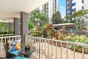 Property grounds - Surfers Paradise Apartment - Beach, Pool & WiFi (Surfers Paradise)