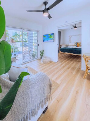 2 bedrooms, iron/ironing board, WiFi, bed sheets - Surfers Paradise Apartment - Beach, Pool & WiFi (Surfers Paradise)