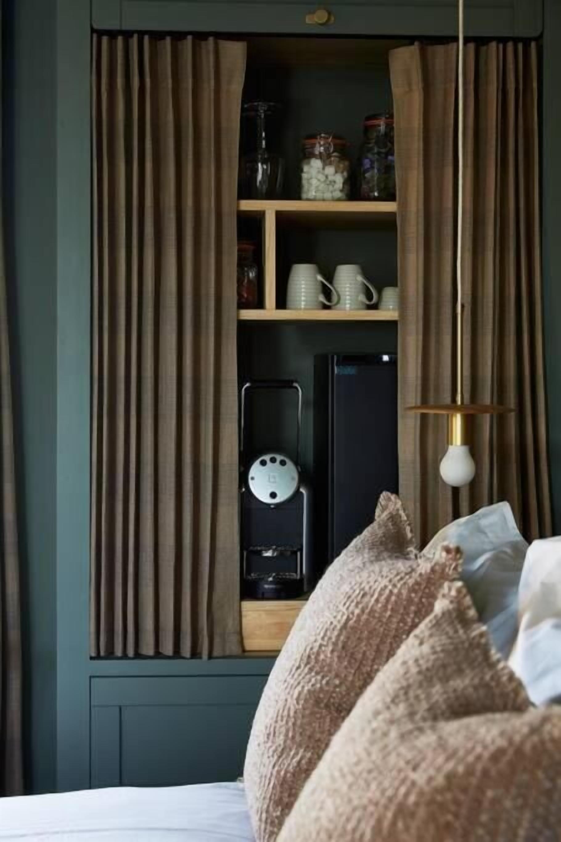 مكواة/لوح كي وواي فاي مجانًا