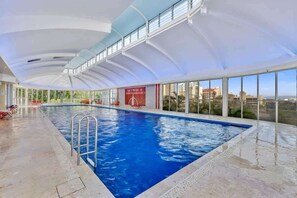 Pool - Surfers Paradise 32nd-Floor Ocean View Apartment (Surfers Paradise)