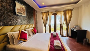 Skrivebord, skrivebord for bærbar PC og strykejern/-brett