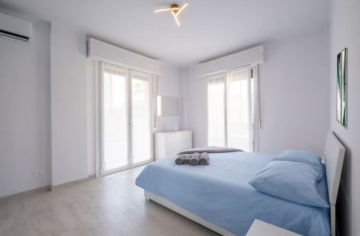 2 slaapkamers, een strijkplank/strijkijzer, wifi, beddengoed