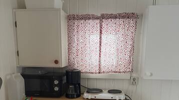 Economy Cabin, Shared Bathroom | Interior