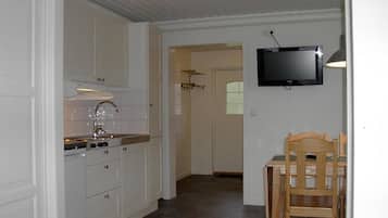 Standard Cabin, 2 Bedrooms, Private Bathroom | Private kitchen | Dining tables