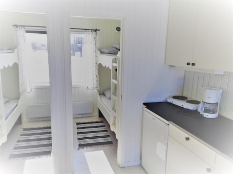 Economy Cabin, Shared Bathroom. Malungs Camping