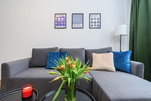 Leilighet – comfort, bakgårdsutsikt | Oppholdsområde