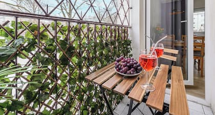 Lumina cozy 3-room apart near the metro