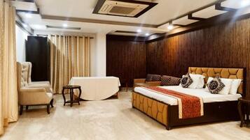 Desk, laptop workspace, free WiFi