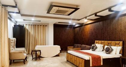 Aaron Harikanta Stayz