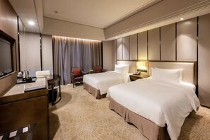 Chambre Affaires avec lits jumeaux, non-fumeurs | Coffres-forts dans les chambres, bureau