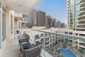 Property grounds - Free housekeeping visits during your stay - StayShort - Stylish 2BR Apartment in Downtown Sleeps 4 (Downtown)