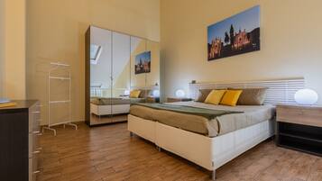 Iron/ironing board, free WiFi, bed sheets