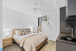 Room - Panoramic View 3 Bedroom with Great Facilities (Surfers Paradise)