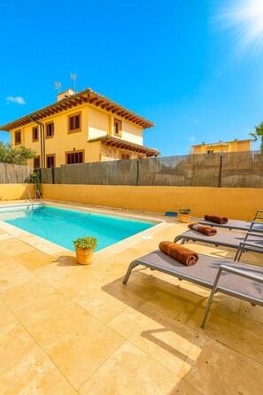 Pool - Can Angélica , swimming pool, free wifi, beach, air conditioning, barbecue.. (can picafort)