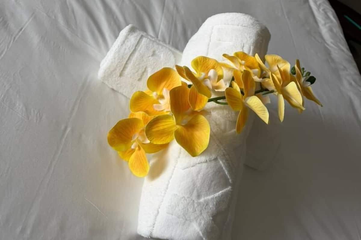 Deluxe Double Room | Iron/ironing board