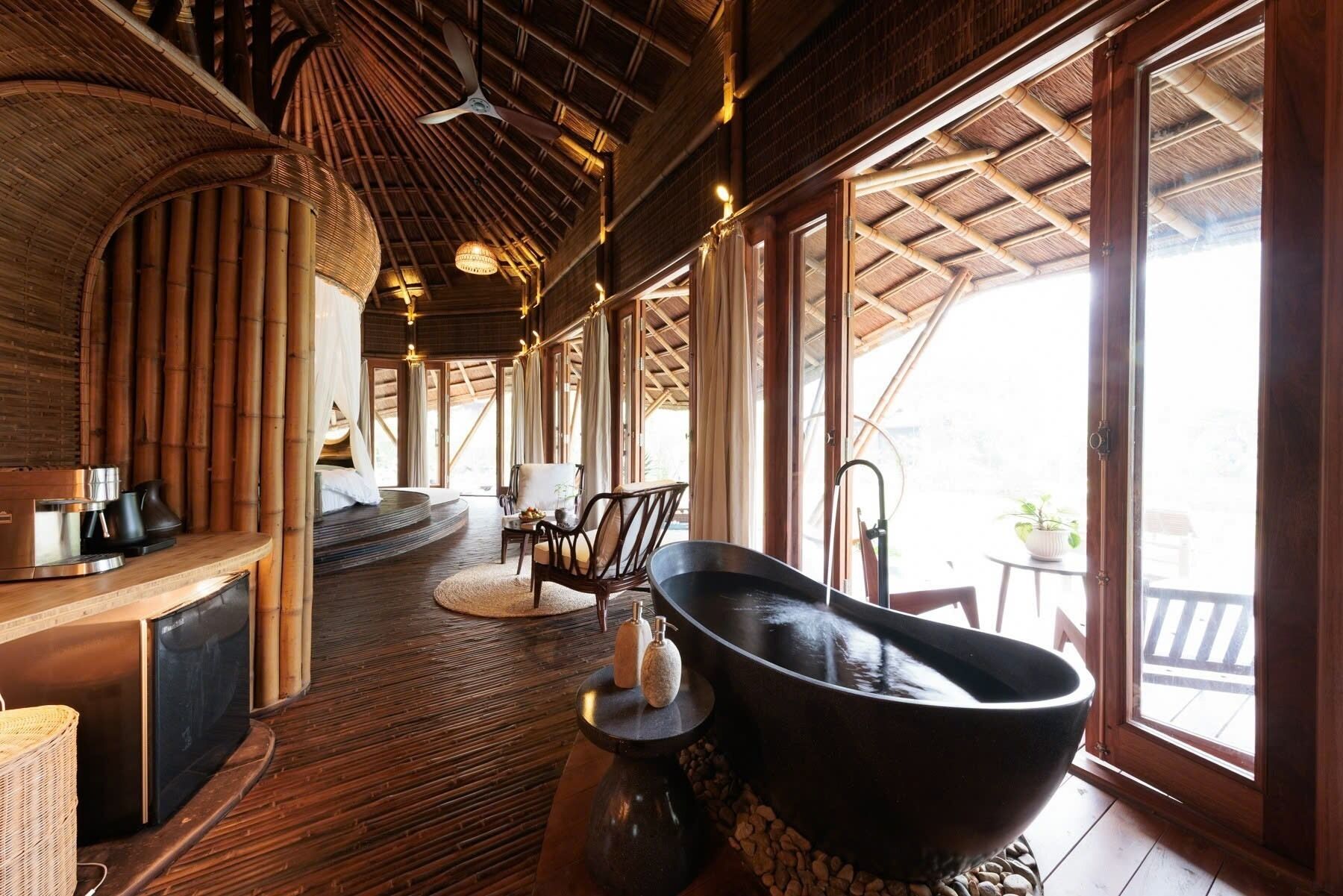 Grand-villa - 1 soveværelse - bjergudsigt | Badeværelse | Hårtørrer, hjemmesko, håndklæder, Sæbe