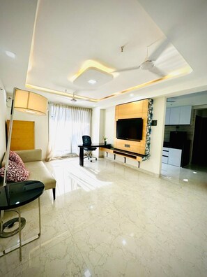 Living area - Luxury 1401 Pixiestays With Free Parking (Mumbai)