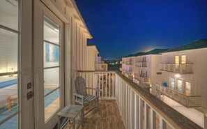 Property grounds - Pool + Boardwalk Access + Steps from the Beach | Villa Blanca by AvantStay (Port Aransas)