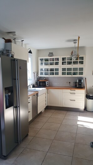 Private kitchen - VILLA SOA - Relaxation & Sun in Provence (Gréoux-les-Bains)