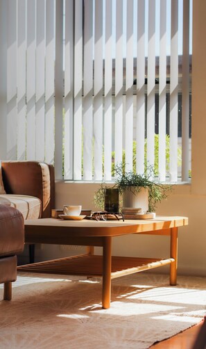 Interior - Short walk to the beach and local cafes (Penguin)