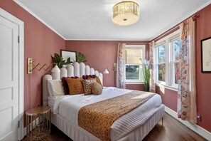 4 bedrooms, travel crib, free WiFi, bed sheets