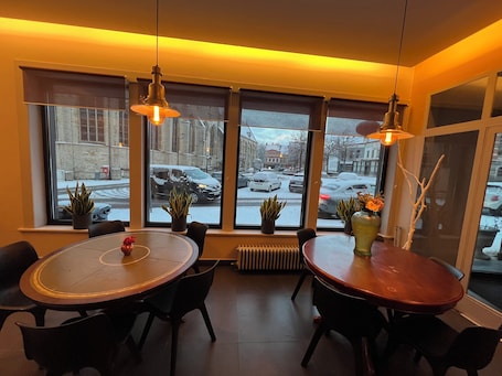 Dining. Munal Hotel Temse