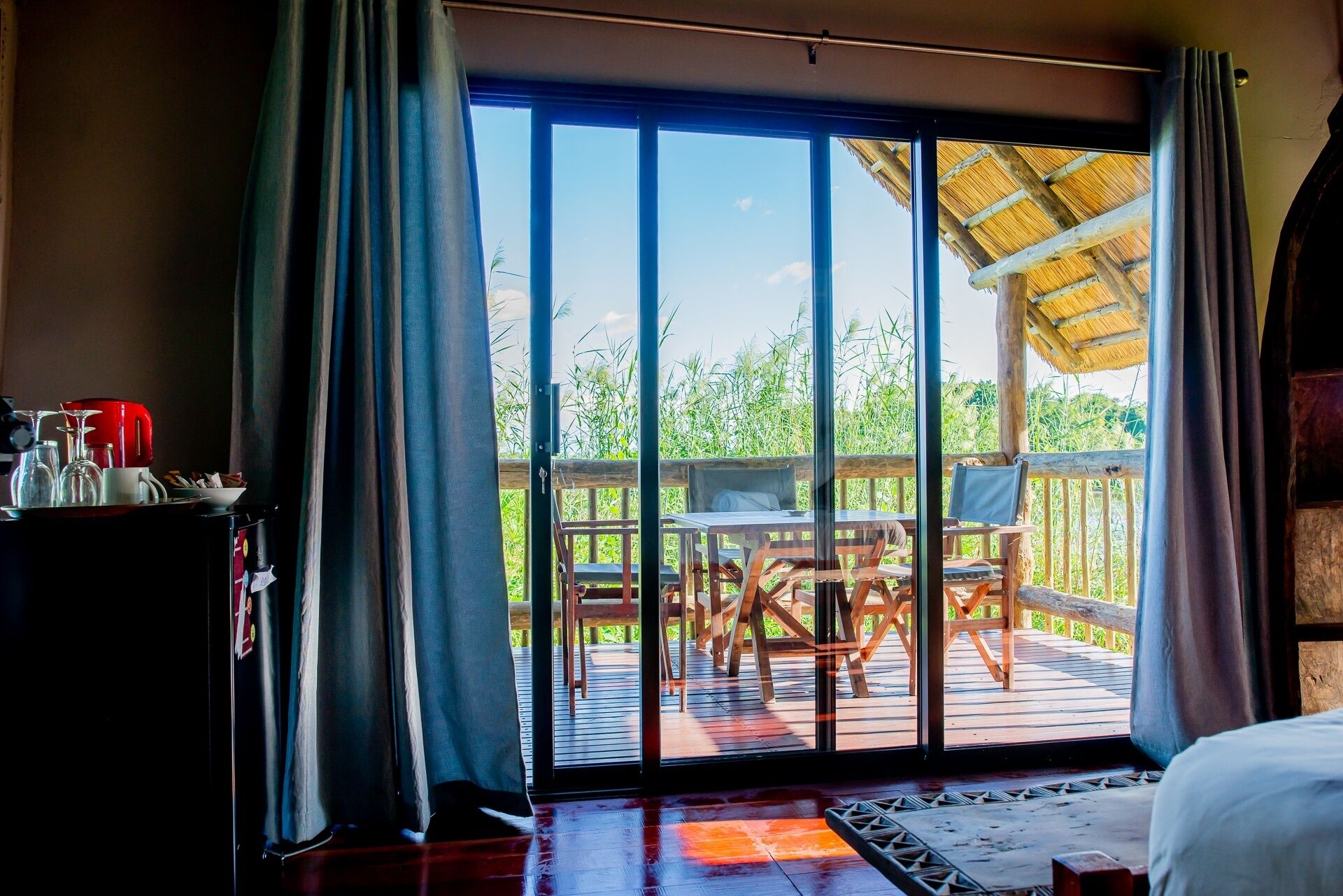 Luksushytte, balkong, elveutsikt | Safe på rommet, strykejern/-brett og wi-fi (inkludert)