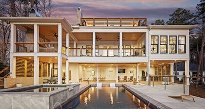 Waterfront Estate + Dock + Pool | Game Room | Sleeps 16 | Southern Belle Estate