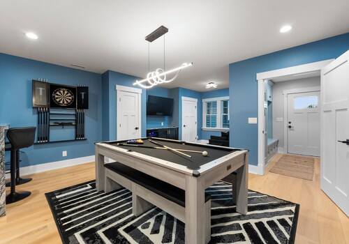 Waterfront Estate + Dock + Pool | Game Room | Sleeps 18 | Southern Belle Estate