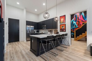 Fridge, microwave, oven, stovetop - Bold Nashville Stay Near Downtown + Rooftop Lounge + Balcony | Hermitage House (Nashville)
