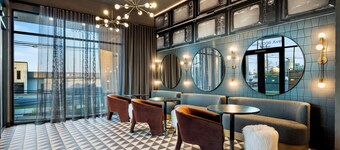 Bold Nashville Stay Near Downtown + Rooftop Lounge + Balcony | Hermitage House