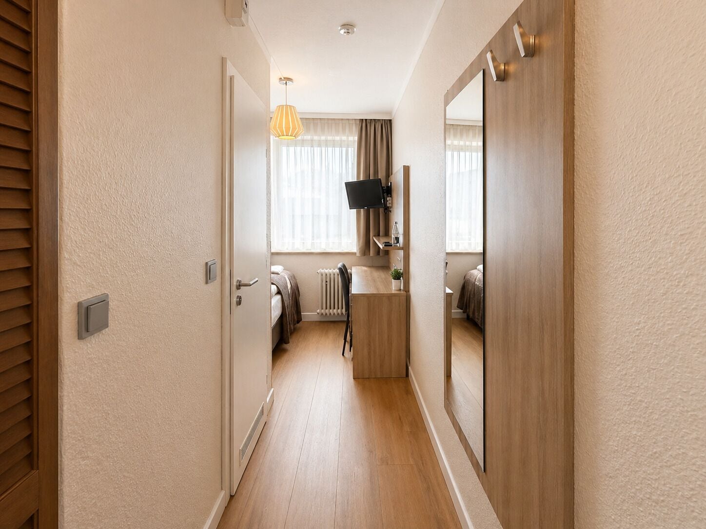 Einzelzimmer | Zimmersafe, kostenloses WLAN, Bettwäsche